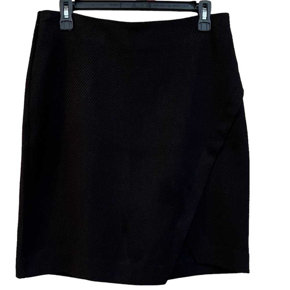 Ann Taylor LOFT Skirt Womens Size 6 Black
Textured Knit Pencil Knee Length